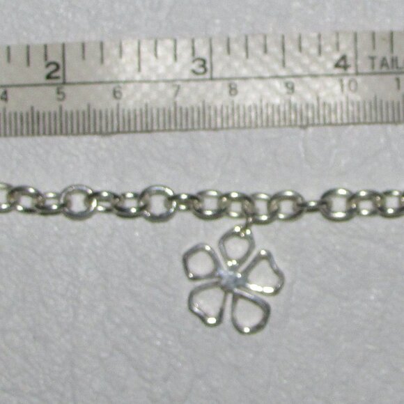 Silver Link Bracelet with Flower Charm - NEW - Picture 3 of 6
